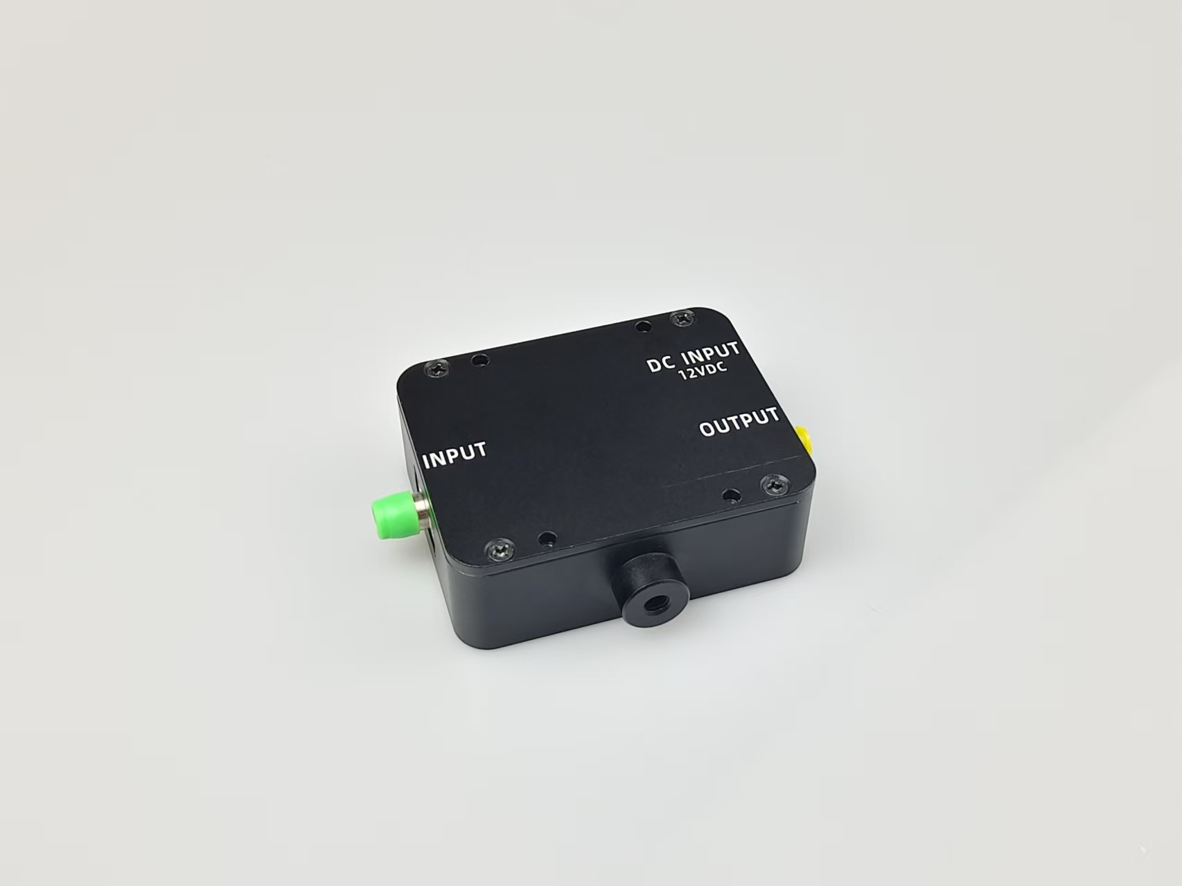 PD12是一種帶放大電路的光電探測器，可與光學(xué)系統(tǒng)中的FC連接光纜一起使用,最大帶寬為1GHz，探測器有兩種光譜范圍可選，分別是400-1000nm和1000-1700nm。