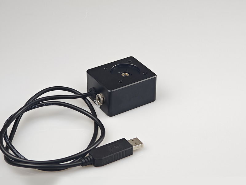 FLD01光電探測器采用大跨阻放大器，內(nèi)部集成ADC和MCU，可將采集到的光電信號轉(zhuǎn)換成數(shù)字量，通過串口傳輸?shù)诫娔X，用來分析/顯示等