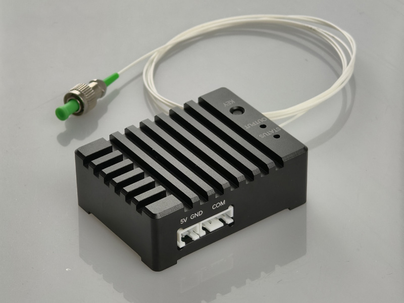 1060nm SLD 激光器模塊 光譜寬度40nm  光功率5mW，適合用于光學(xué)相干斷層掃描（OCT），光纖陀螺儀，光學(xué)測(cè)試與儀器，其他光纖傳感應(yīng)用。