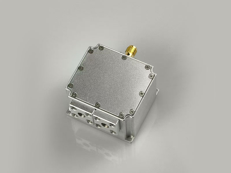 BPD230系列平衡光電探測器采用空間光輸...