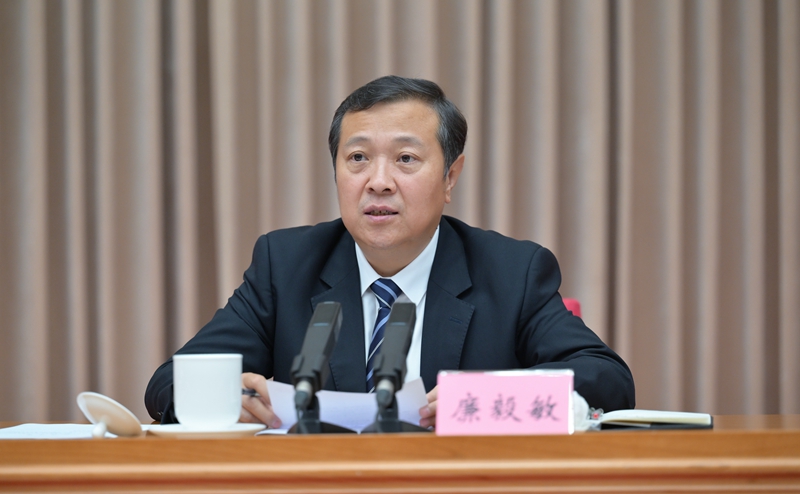 四川省學(xué)習(xí)貫徹習(xí)近平新時(shí)代中國(guó)特色社會(huì)主義思想主題教育第一批總結(jié) 暨第二批部署會(huì)議召開(kāi) 認(rèn)真總結(jié)第一批主題教育做法經(jīng)驗(yàn) 精心組織開(kāi)展好全省第二批主題教育 王曉暉廉毅敏講話 黃強(qiáng)田向利出席「相關(guān)圖片」